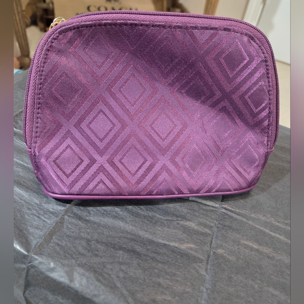 4/$15 Estee Lauder Purple Geometric Cosmetic Bag